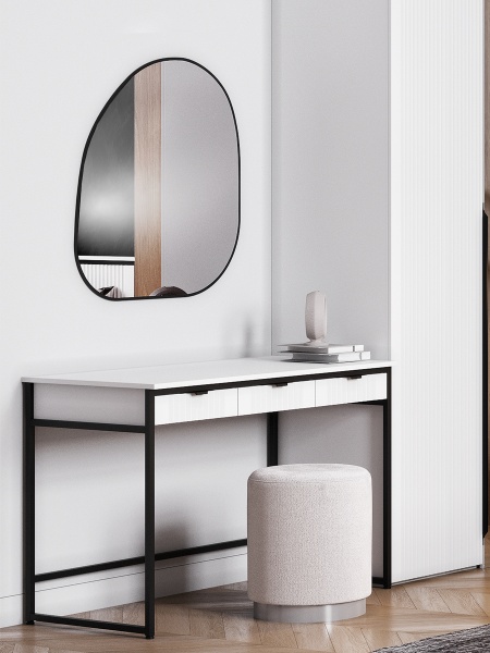 Зеркало навесное Z-14 74х79 см c черной рамкой